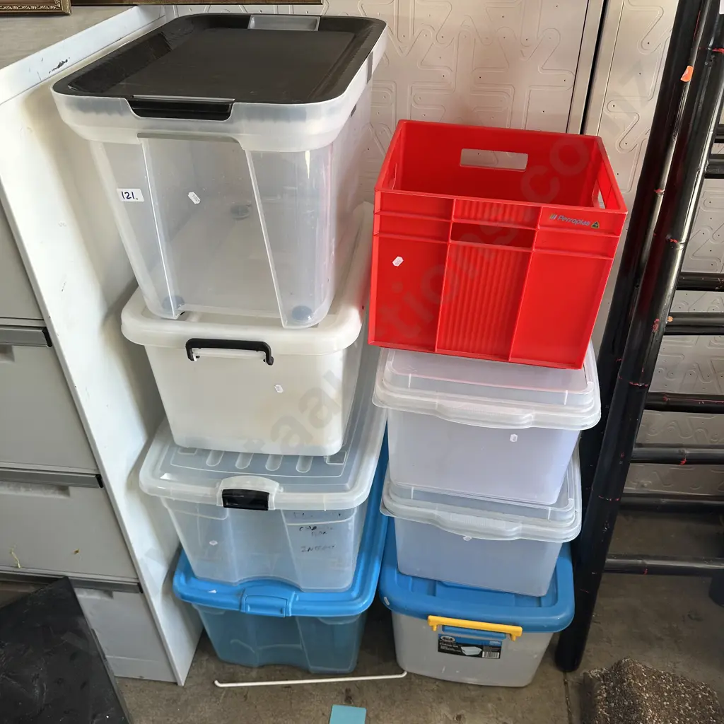 7 x lidded bins & cube ( all good cond.) Image 1++