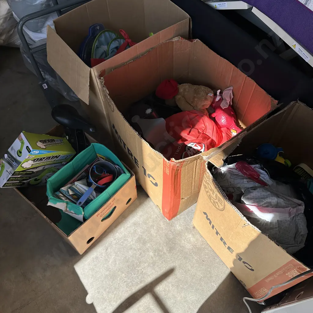 4 box asst toys etc Image 1++