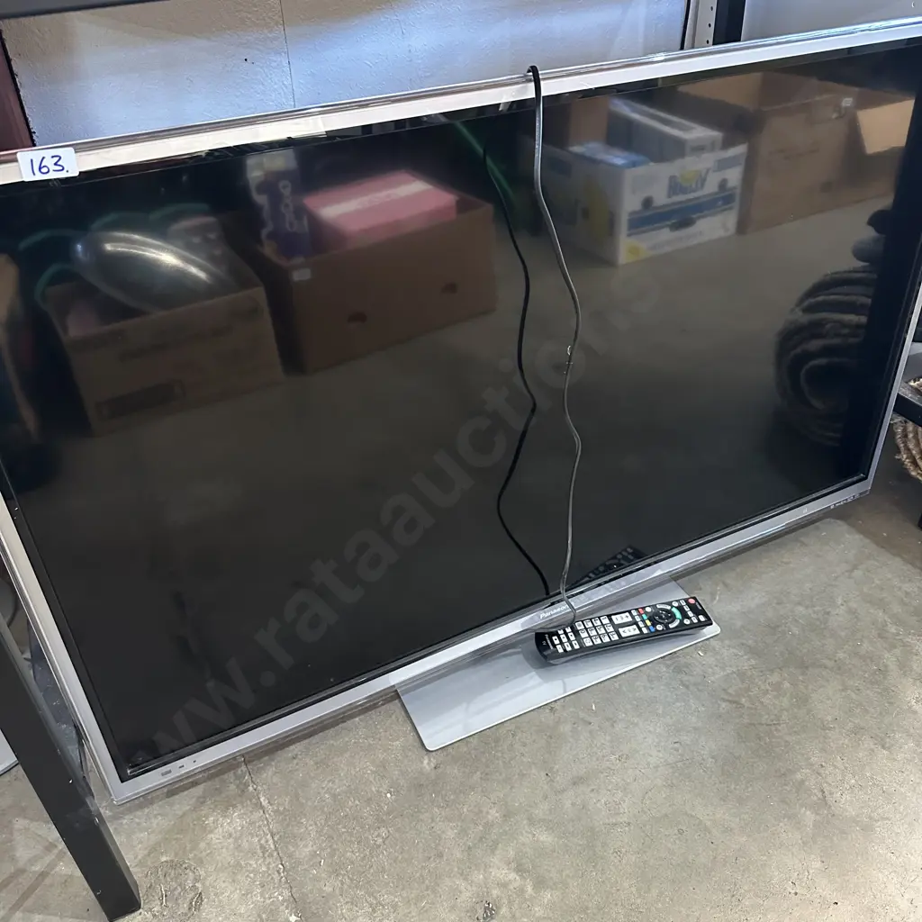 Panasonic TV 50inch TH-L47ET50Z Image 1++