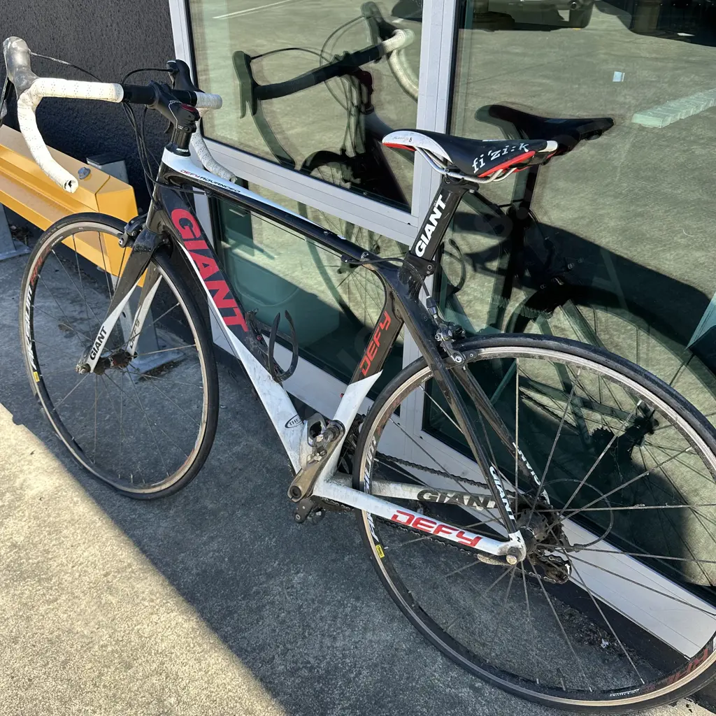 giant road bike plus pair cycling shoes Image 1++