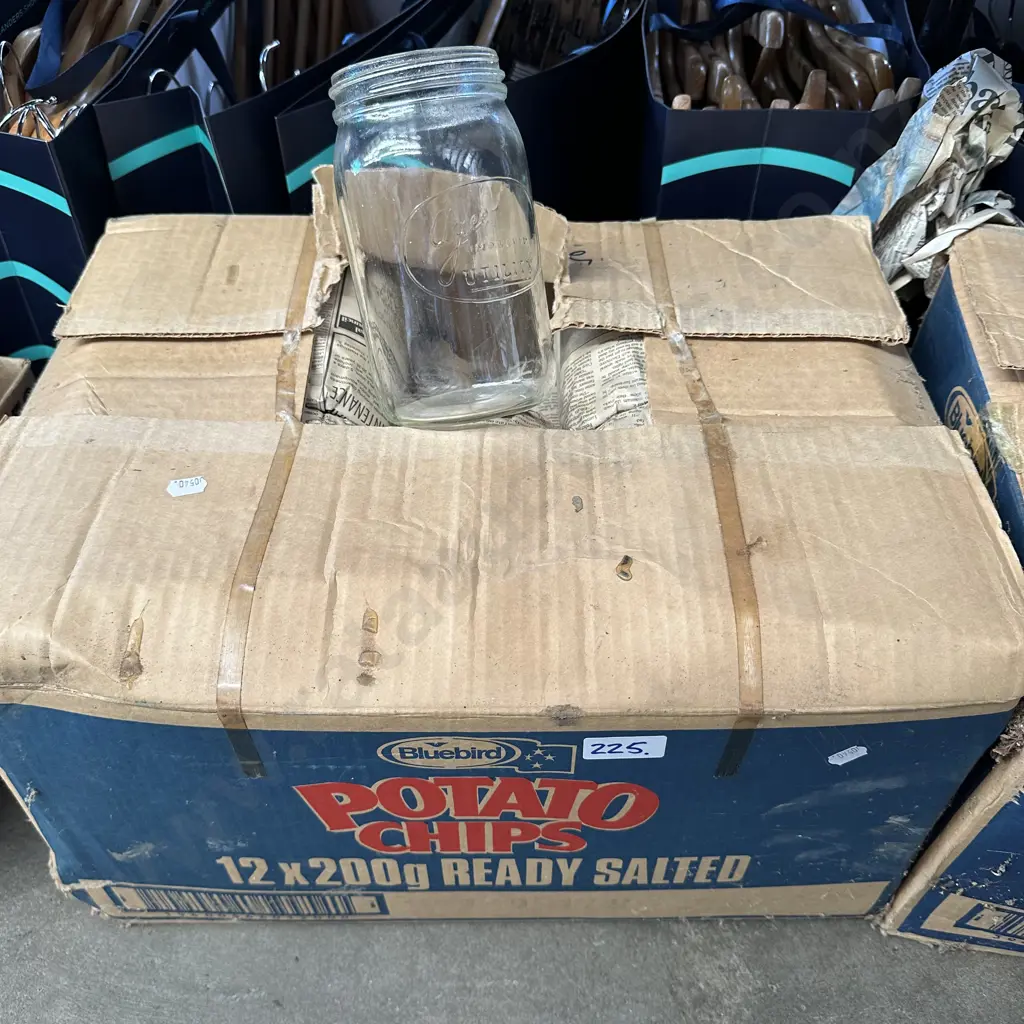 Box of large preserving jars Image 1++