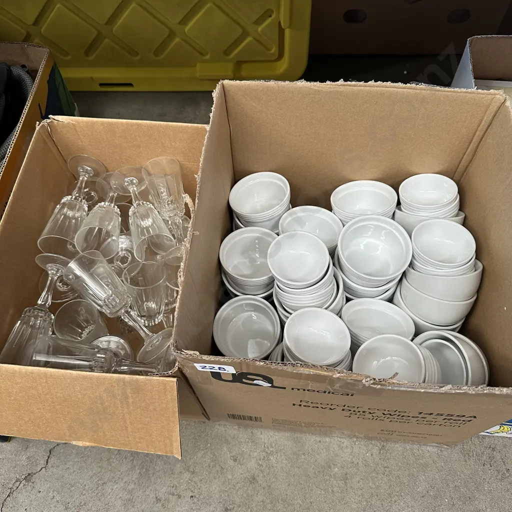 2 boxes of ramekins and glassware Image 1++