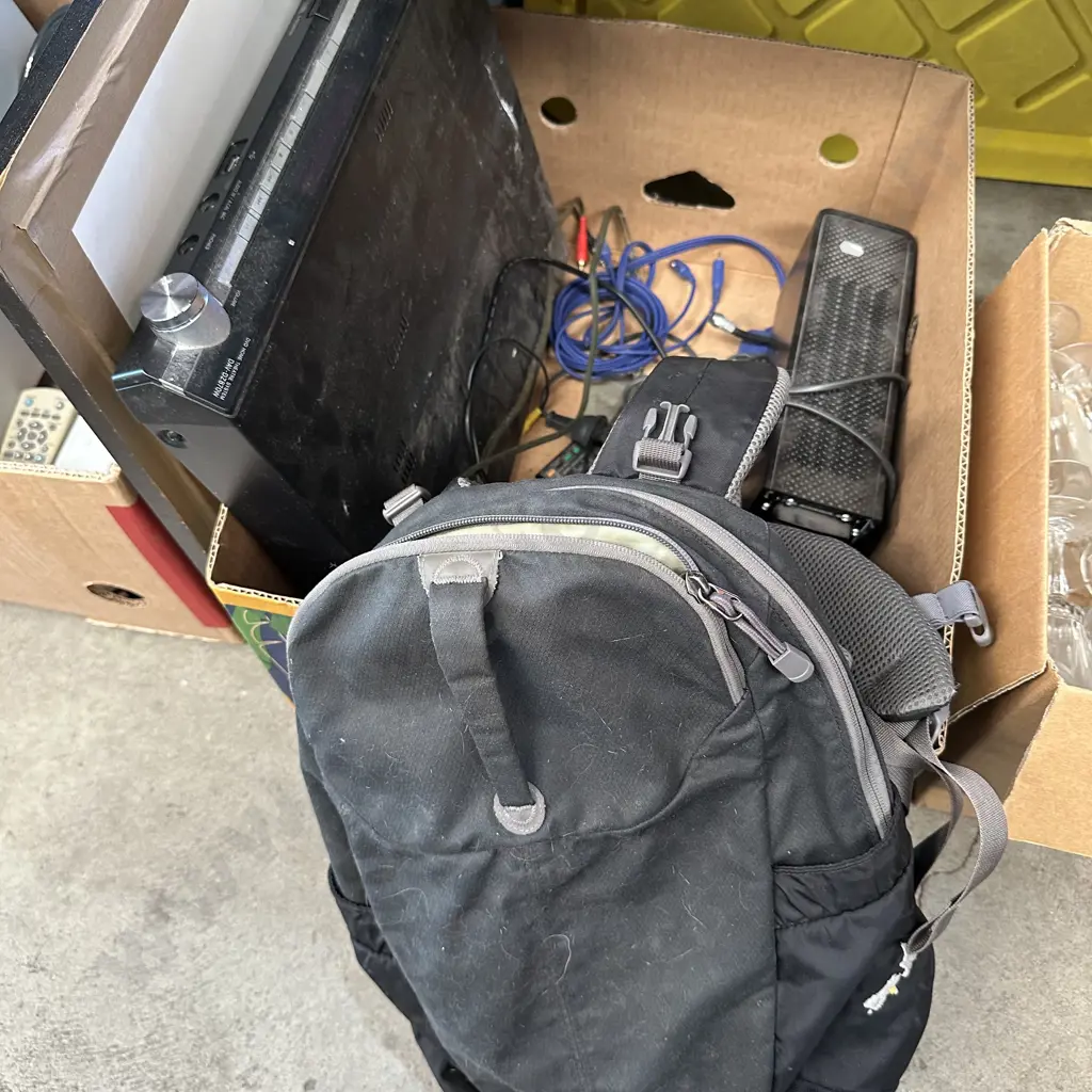 Home theatre player and back pack etc Image 1++