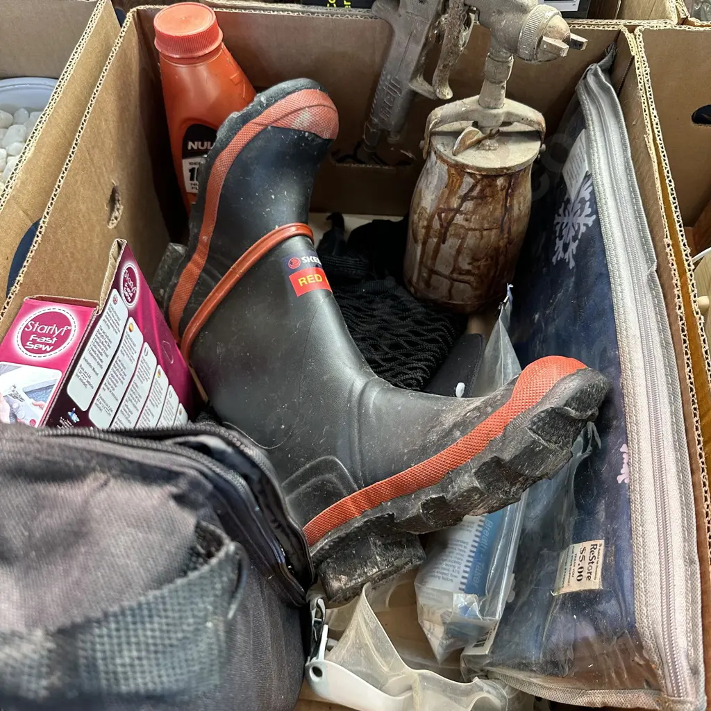 Red band gumboots size 4,oil,air sprayer etc Image 1++