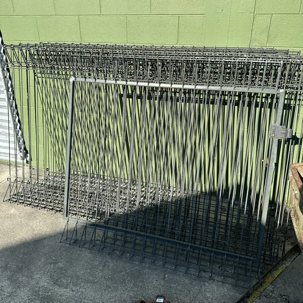 7 pool fencing panels Image 1++