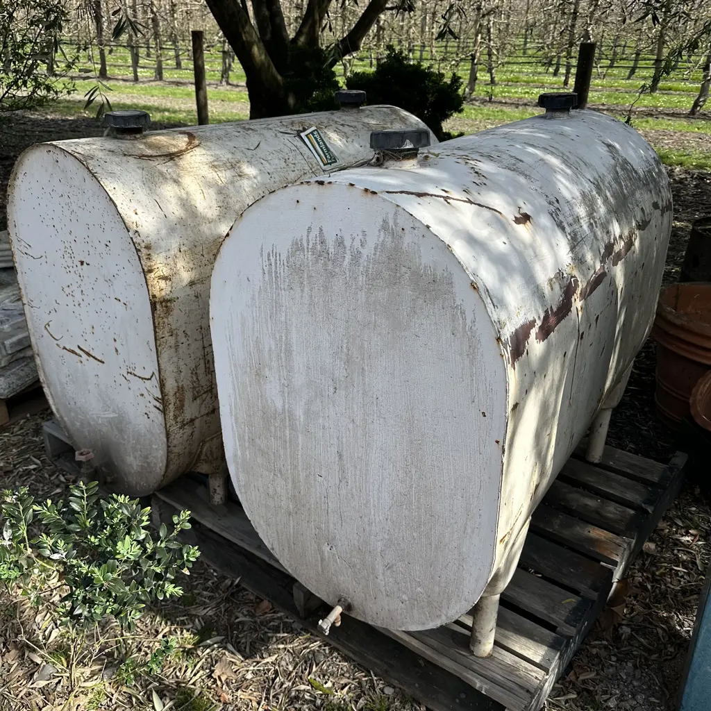 2 steel fuel tanks Image 1++