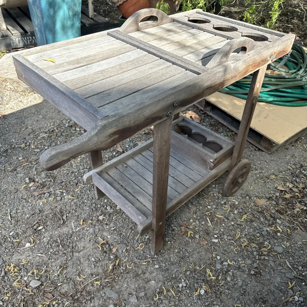 Wooden drinks trolley Image 1++
