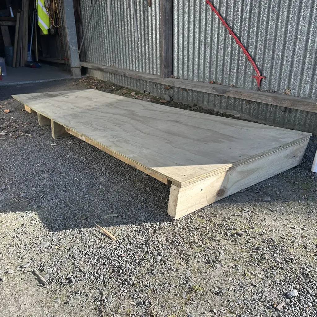 Wooden ramp plus 2.4m post and boxing etc Image 1++