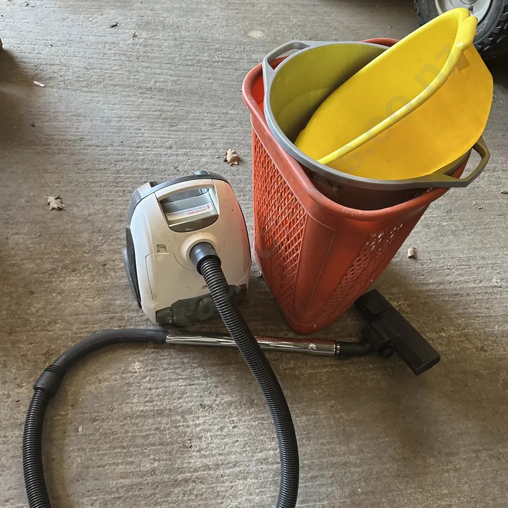 vac, wash basket etc Image 1++
