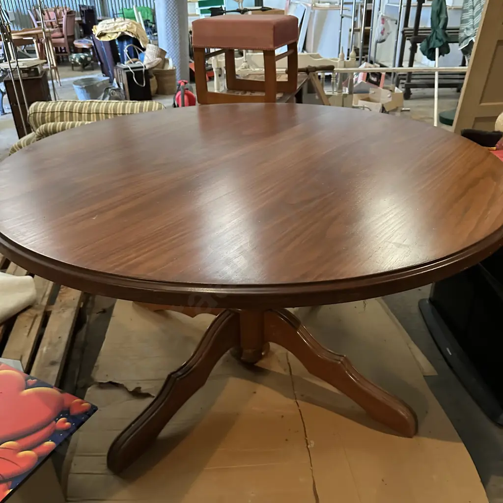 Very tidy round dinning table 1360mm Image 1++