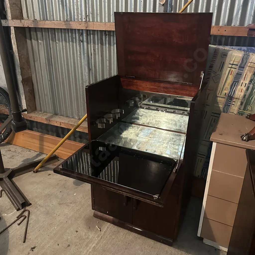 Art Deco drinks cabinet Image 1++