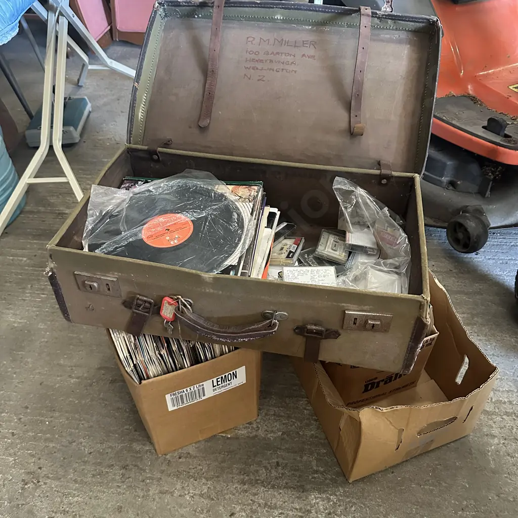 LPs plus suitcase Image 1++