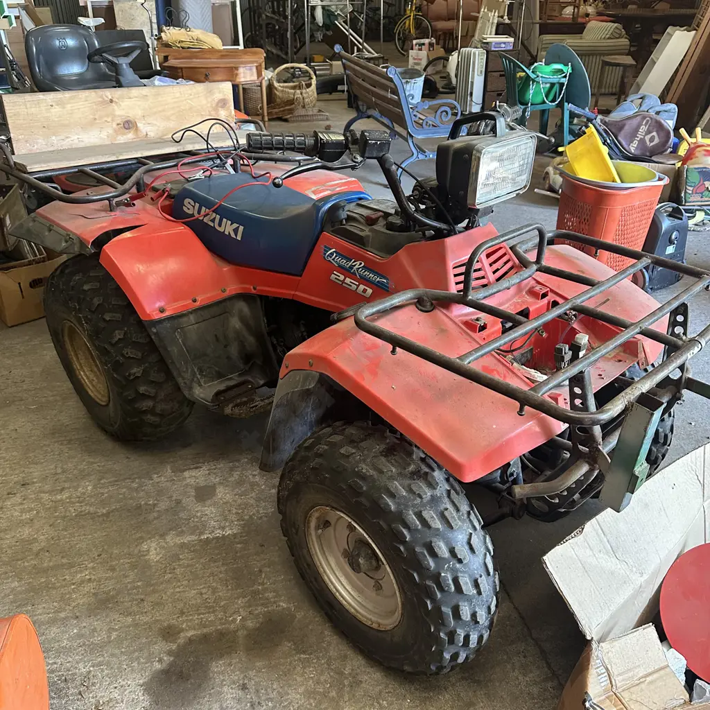 Suzuki Quad runner 250- working but needs new battery Image 1++