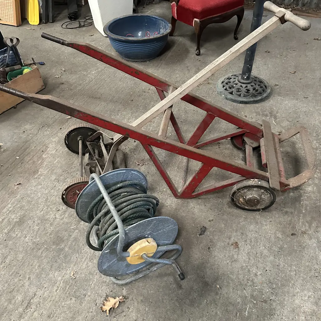 trolley, hand mower, hose Image 1++