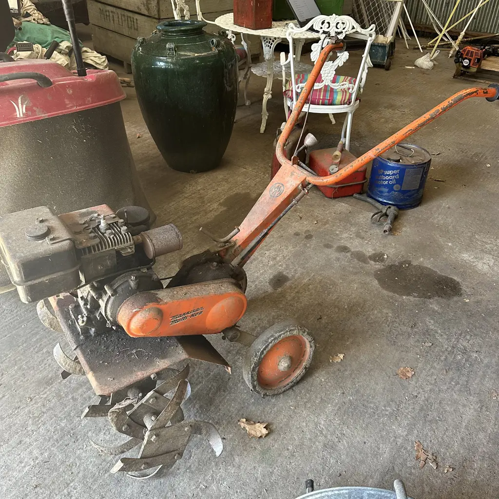 morrison multi hoe - working Image 1++