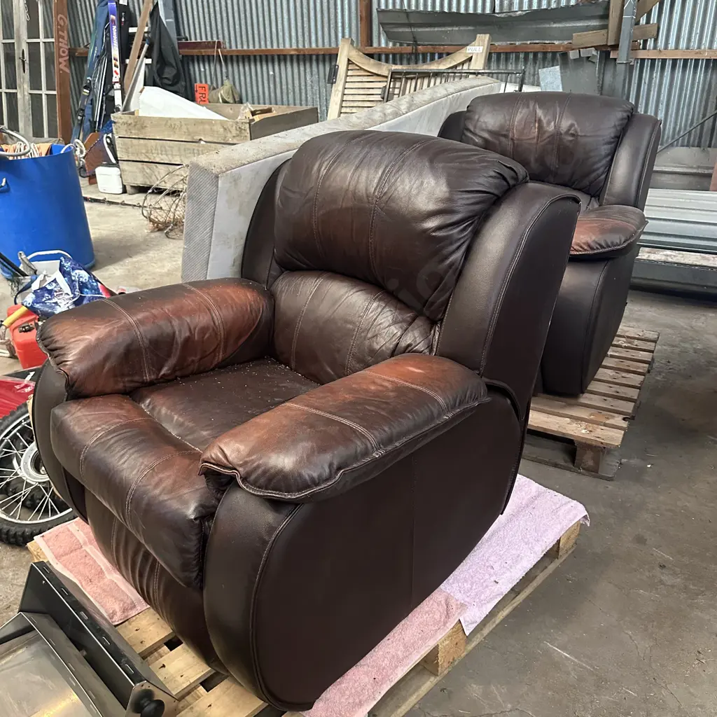 pr well used leather arm chairs Image 1++