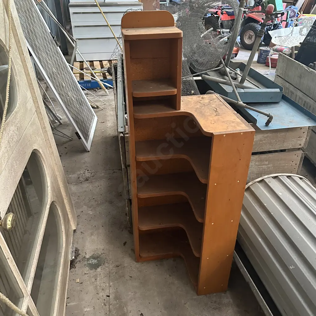 2 wood trellis fence panels plus corner shelf Image 1++