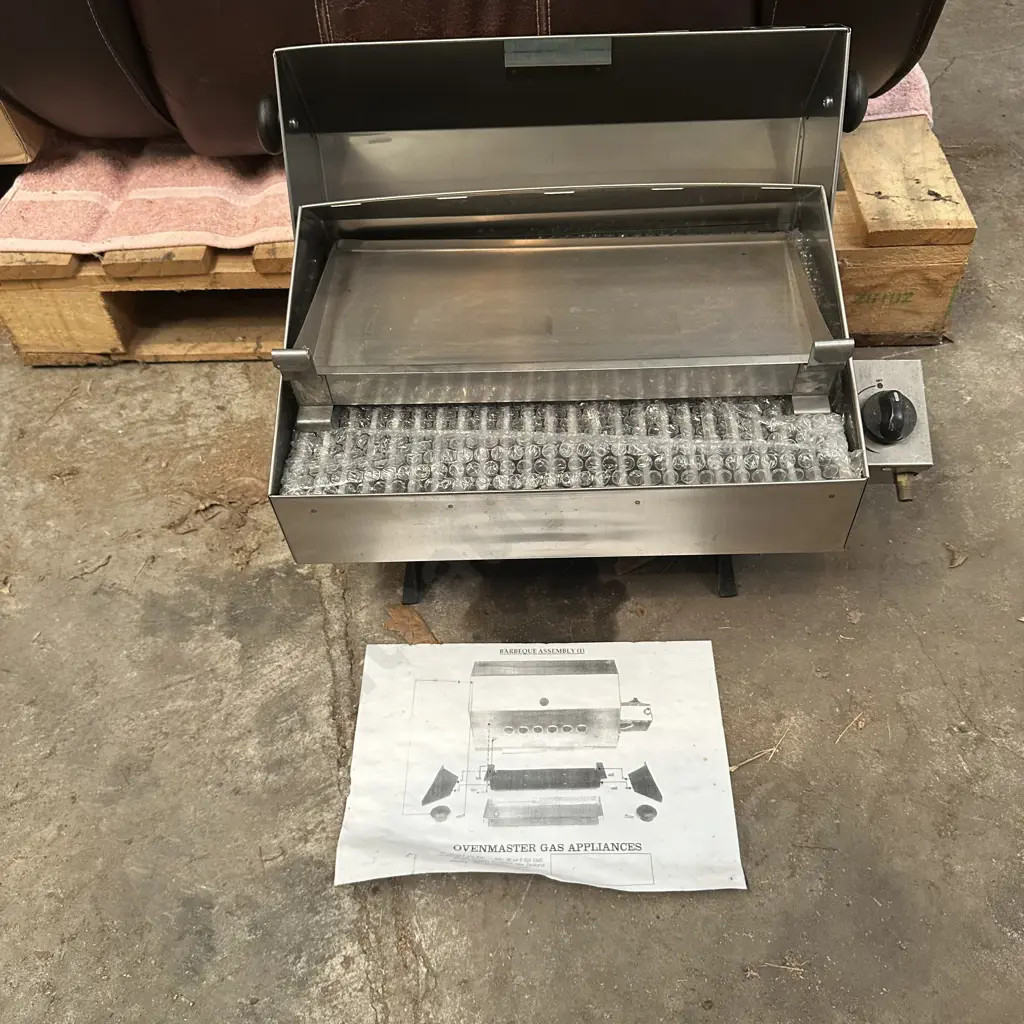 never been used gas boat bbq Image 1++