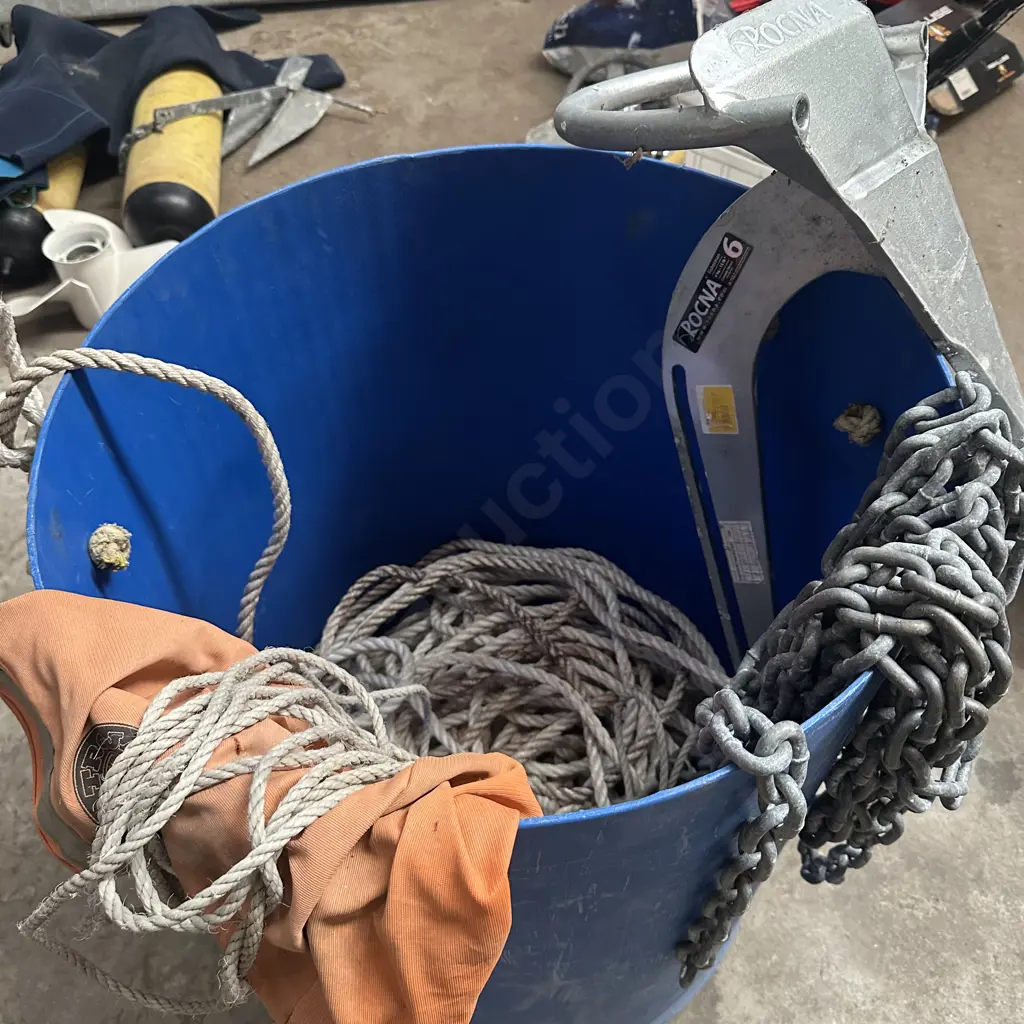 new anchor, plus chain & rope Image 1++