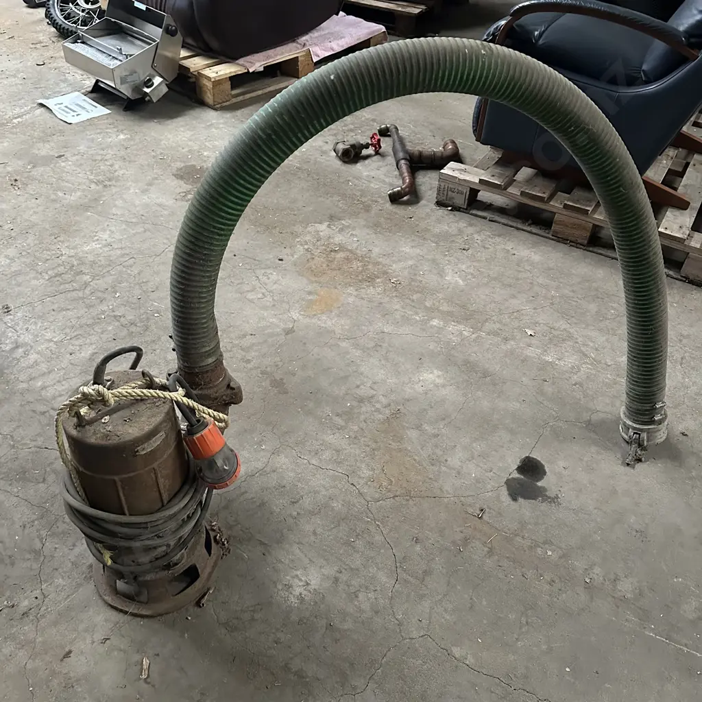 industrial submersible pump 3 phase- sold as working Image 1++