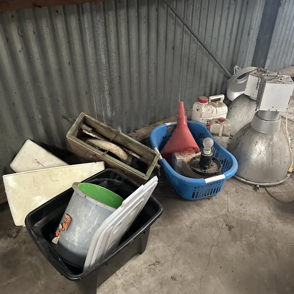 grow lamps, antique cistern etc Image 1++