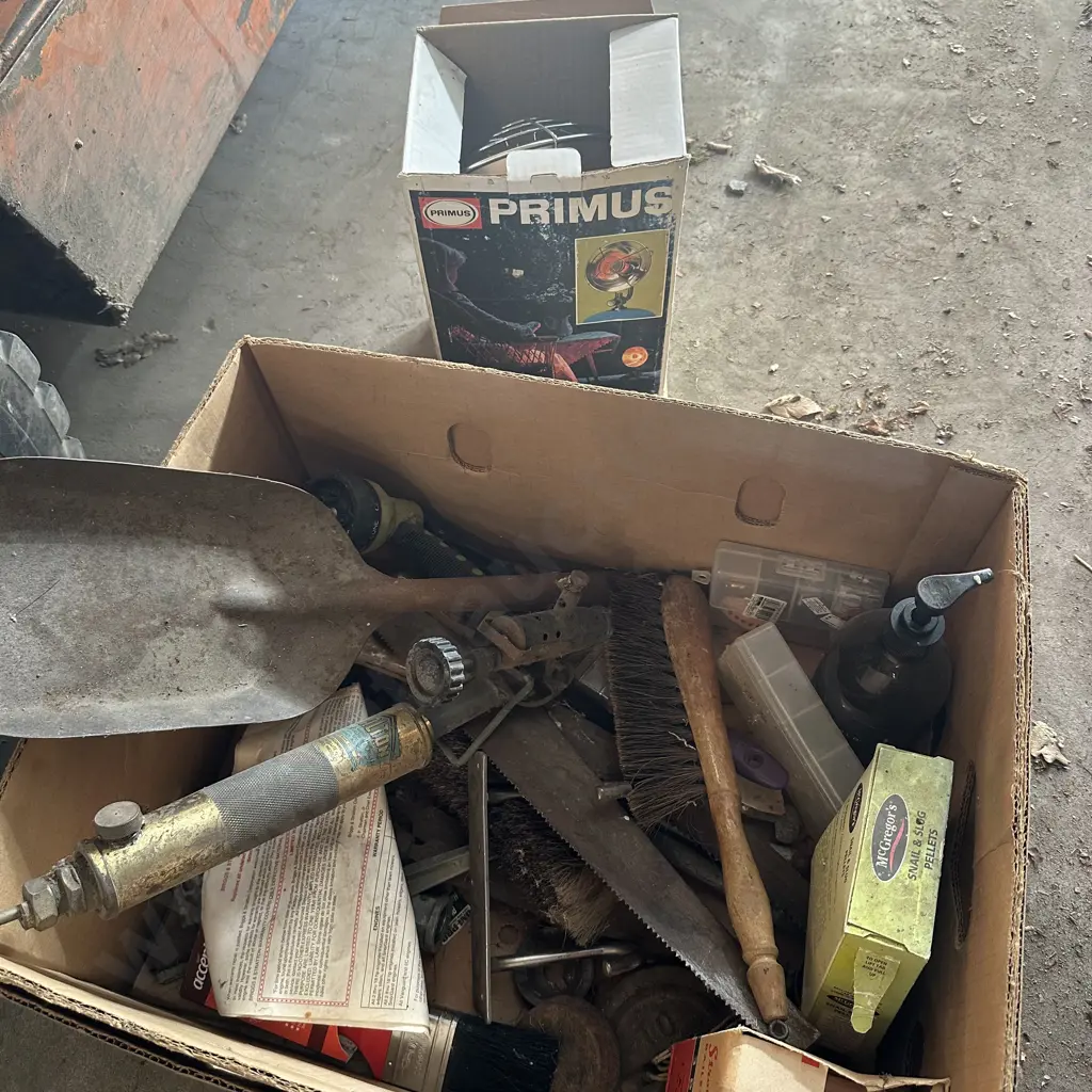 box tools and lamp etc Image 1++