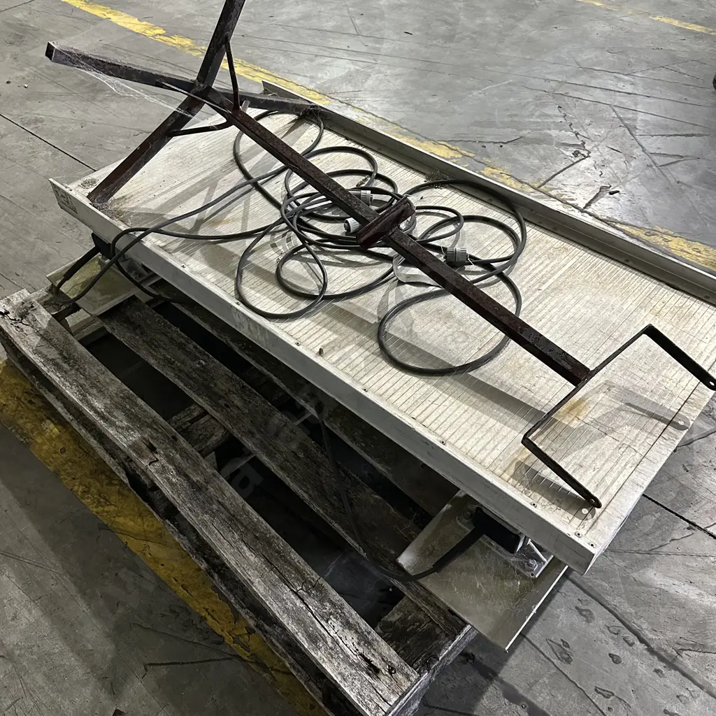 Sheep yards and platform weigh station Image 1++