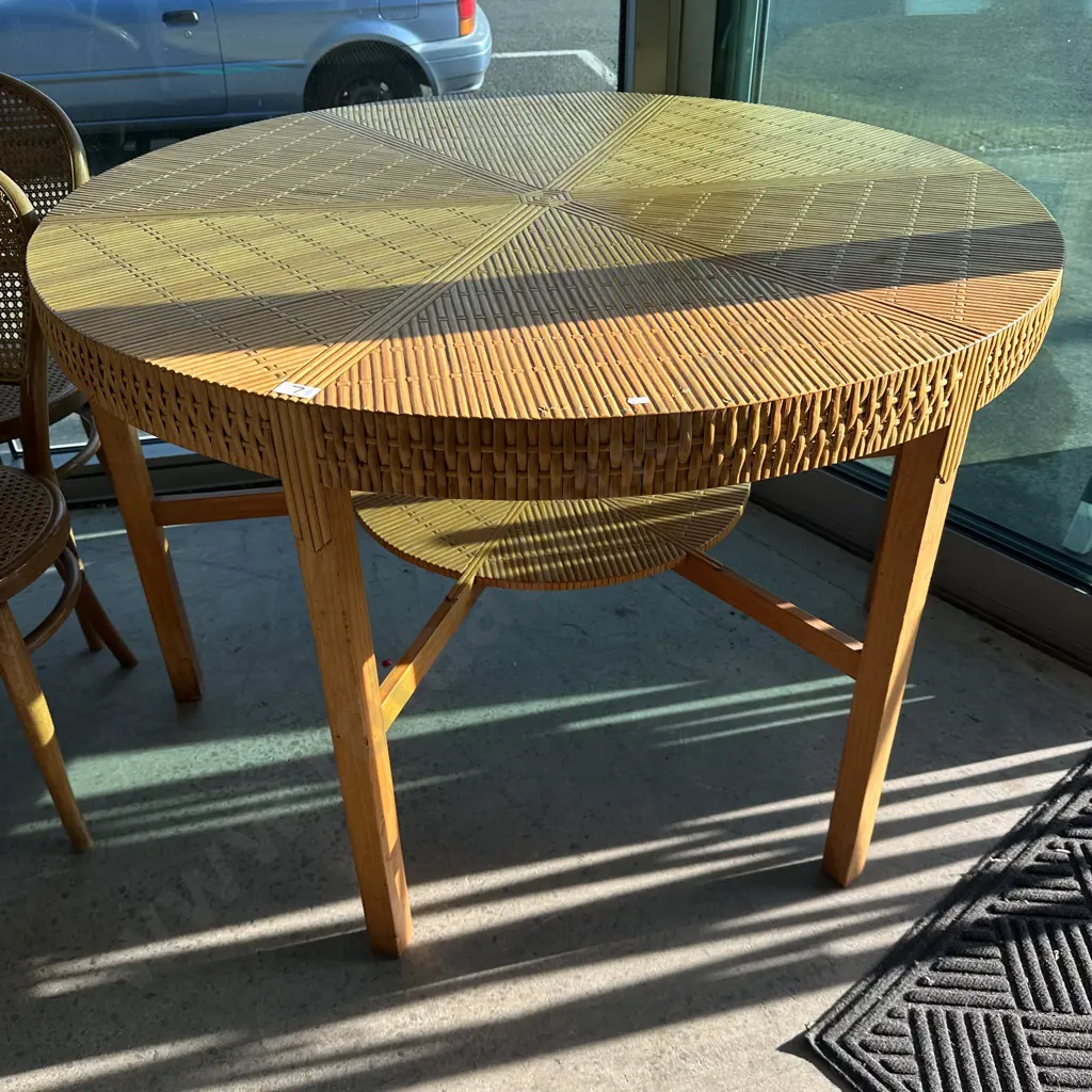 Bespoke breakfast table 1220mm Image 1++