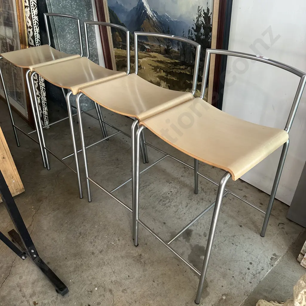 set 4 Italian Lapalma bar stools Image 1++