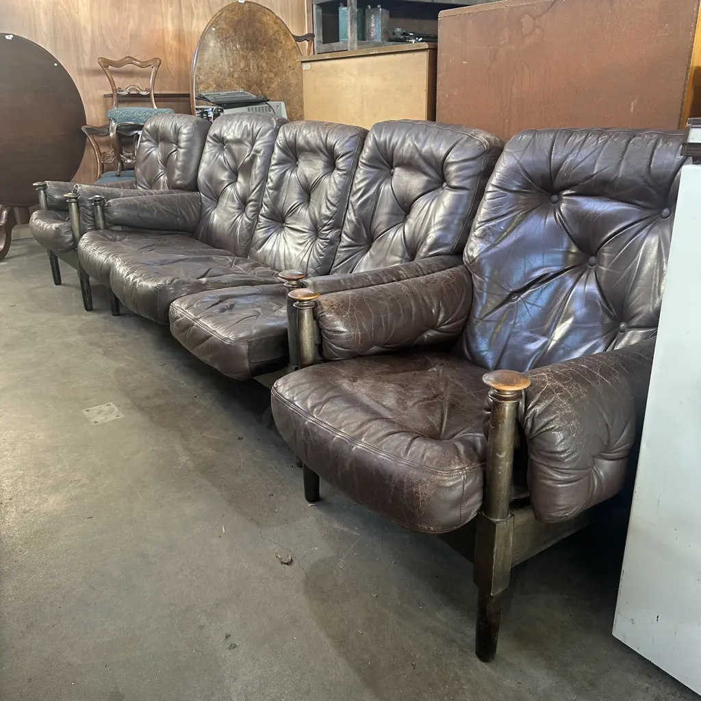 Mid-Century Leather lounge suite - in need of restoration (2pics) Image 1++
