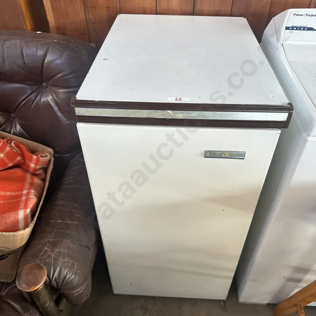 Small chest freezer Image 1++