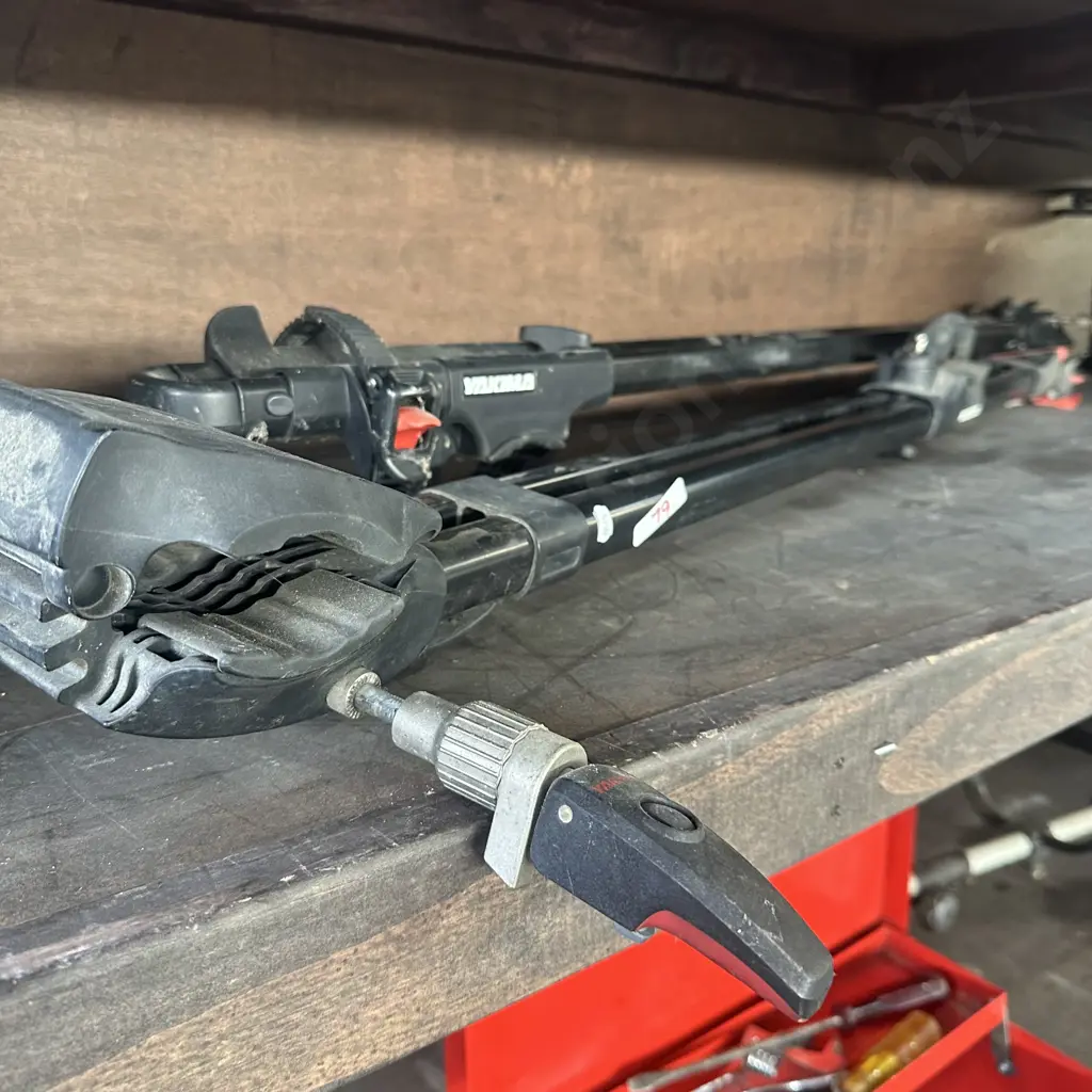 Yakima bike roof racks Image 1++