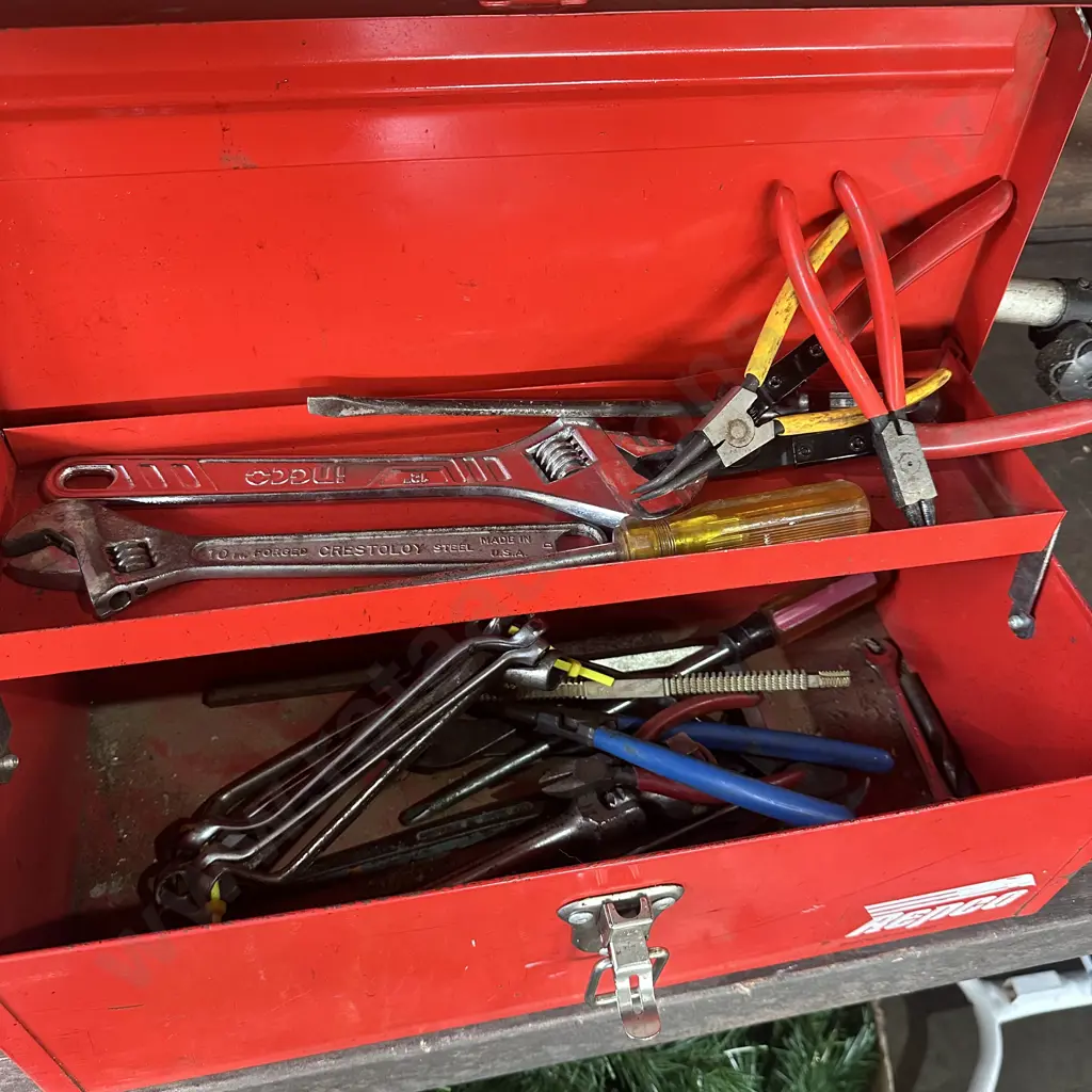 Tool box with good selection tools Image 1++