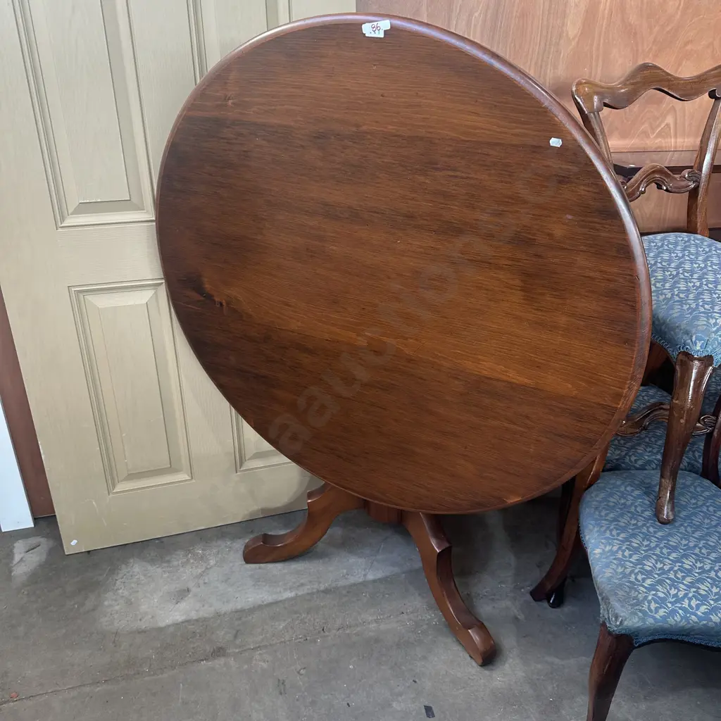 Tilt top breakfast table -colonial Southland Beach Image 1++