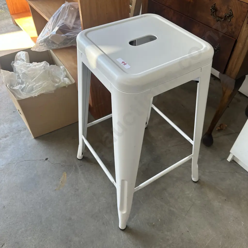 Bar stool Image 1++