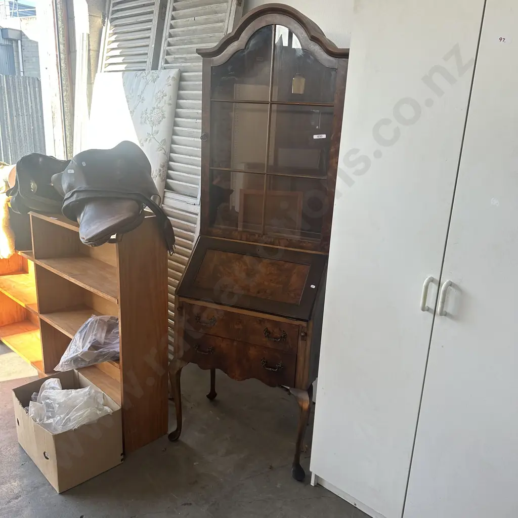Little cute Burr Walnut writing desk/display case (3 pic) Image 1++