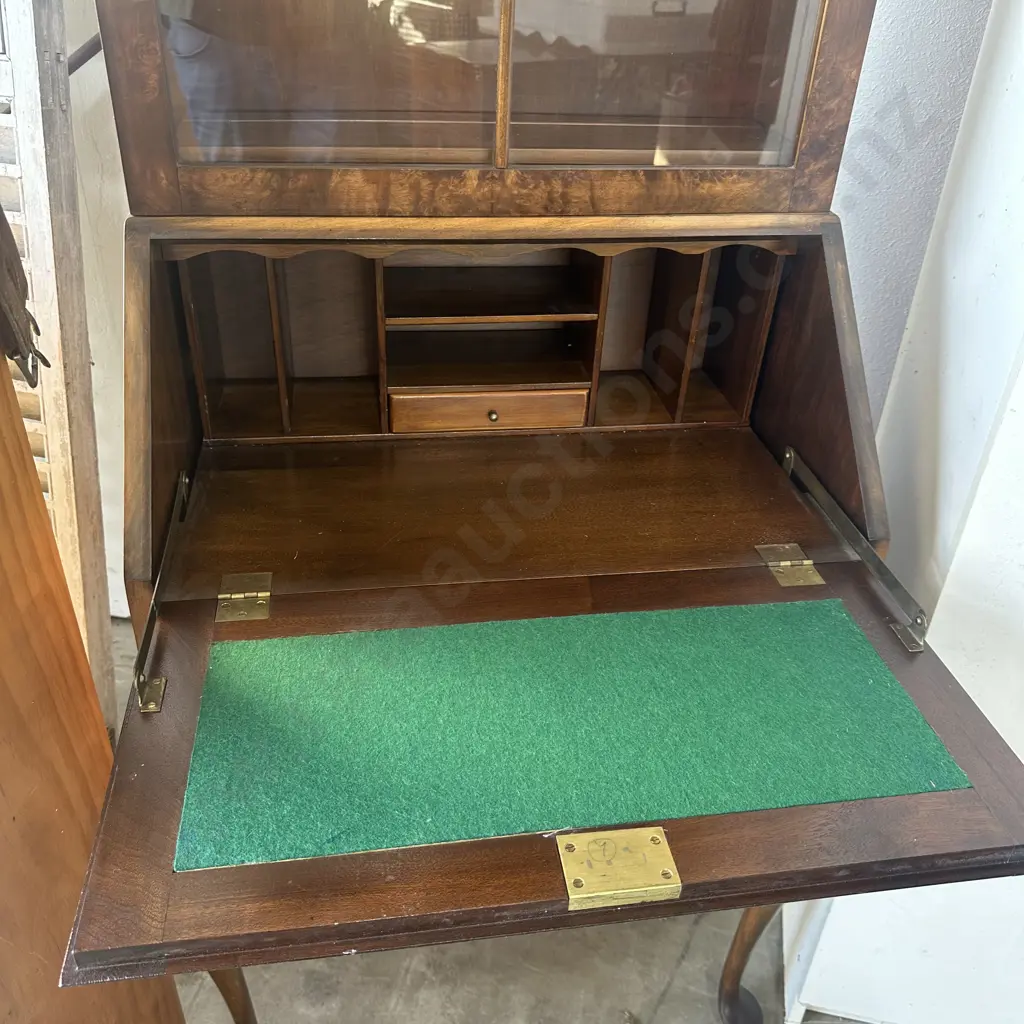 Little cute Burr Walnut writing desk/display case (3 pic) Image 1++