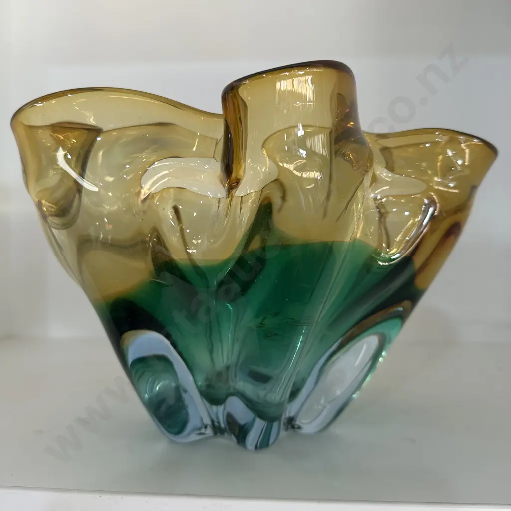 Heavy Art glass bowl  28cm wide Image 1++