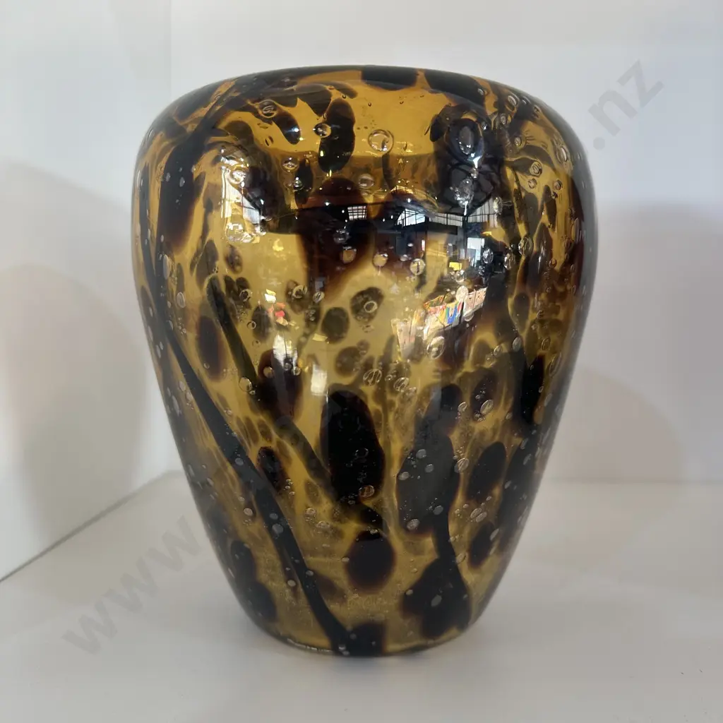 Art glass vase 18cm tall Image 1++
