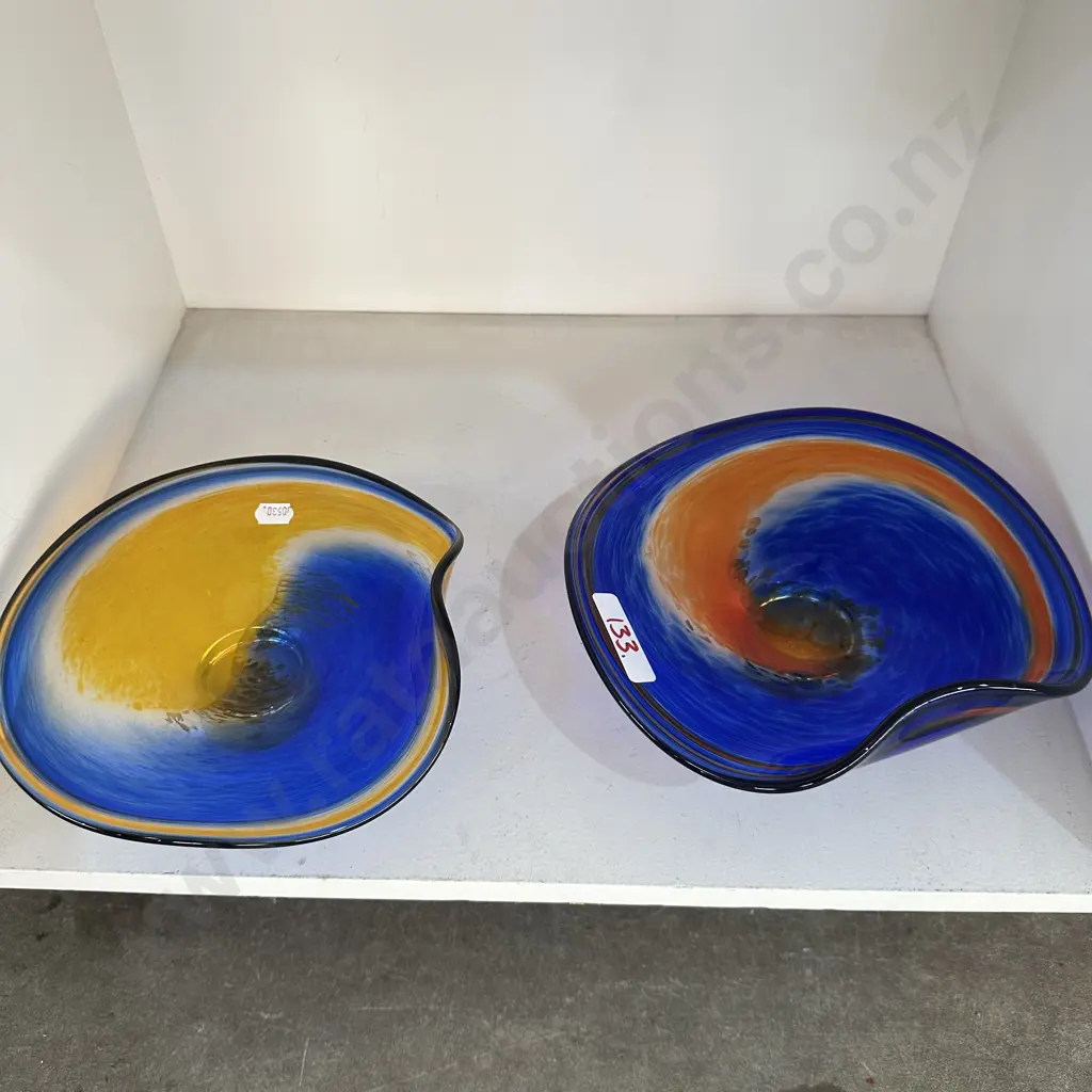 2 De Flute art glass bowls Image 1++