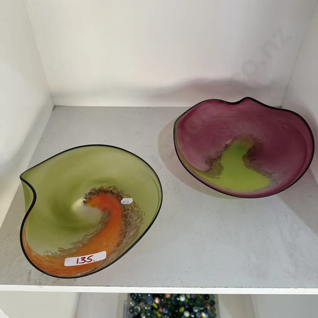 2 De Flute art glass bowls Image 1++