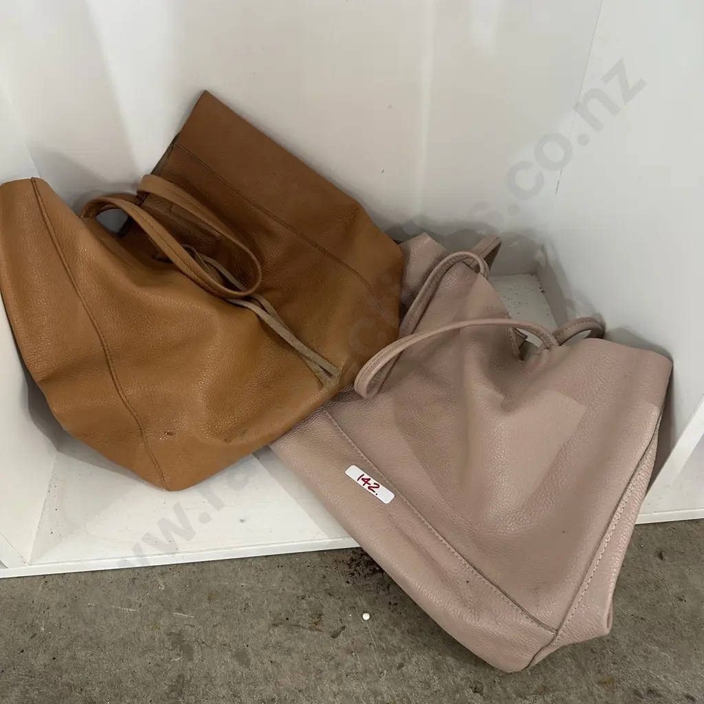 2 leather bags Image 1++