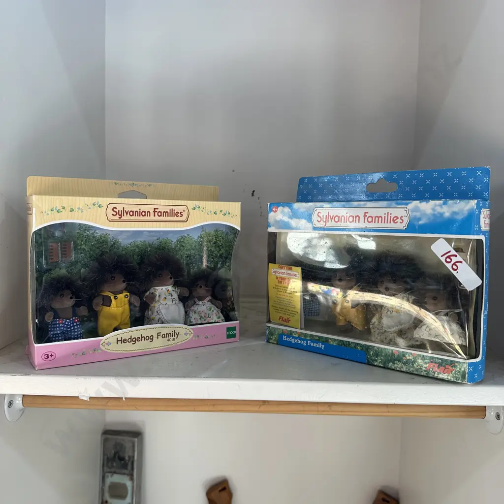 2 boxed sets Sylvanian families Image 1++