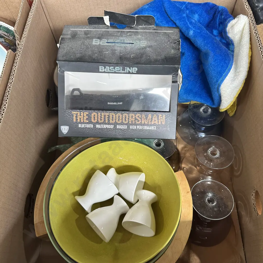 vintage glasses, bluetooth speaker etc Image 1++