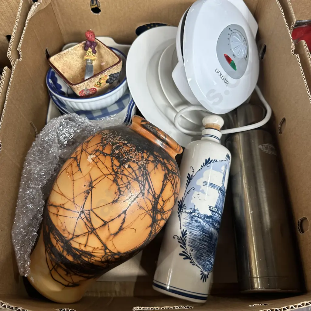Pottery vase,baking dishes and plates etc. Image 1++