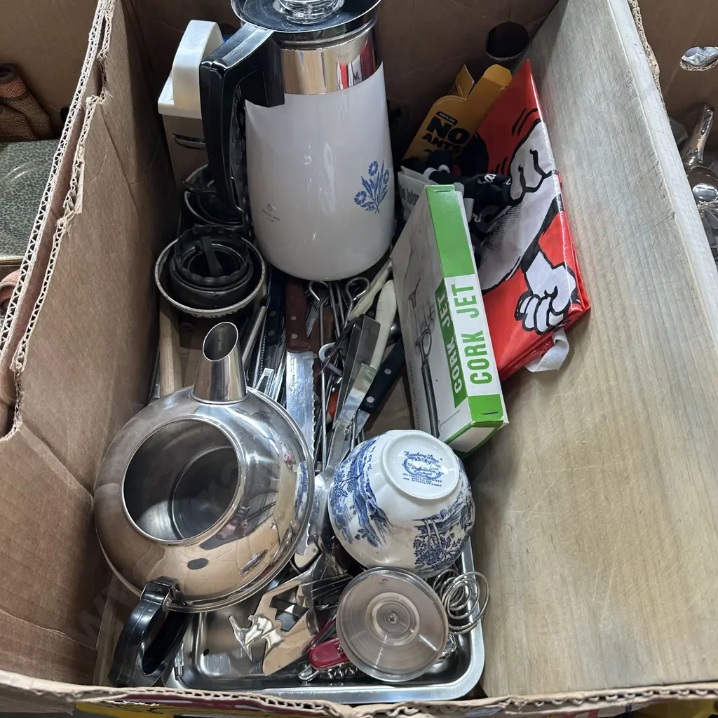 Cutlery and coffee perk etc Image 1++