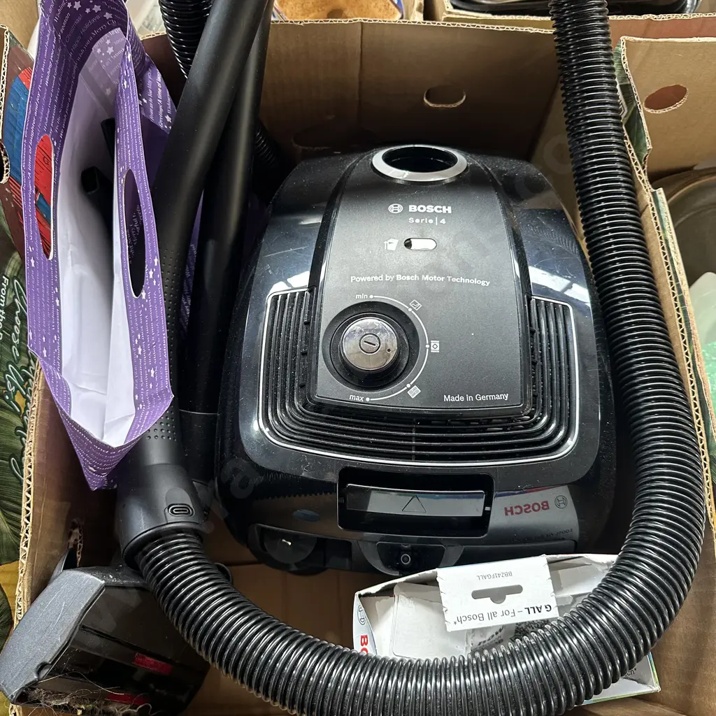 Bosch vacuume and bags Image 1++