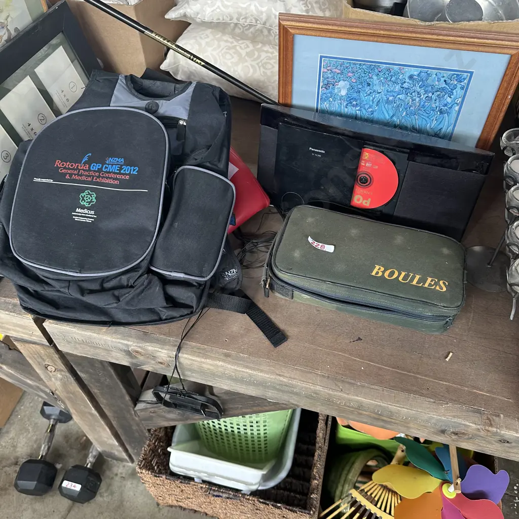 Bags, pictures, radio, boules etc Image 1++