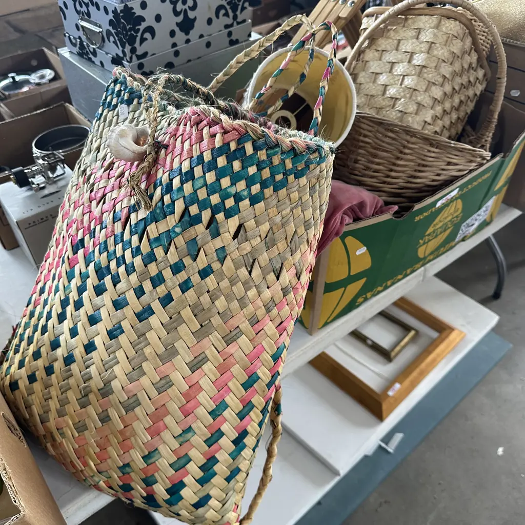 Large Kete & Caneware etc Image 1++