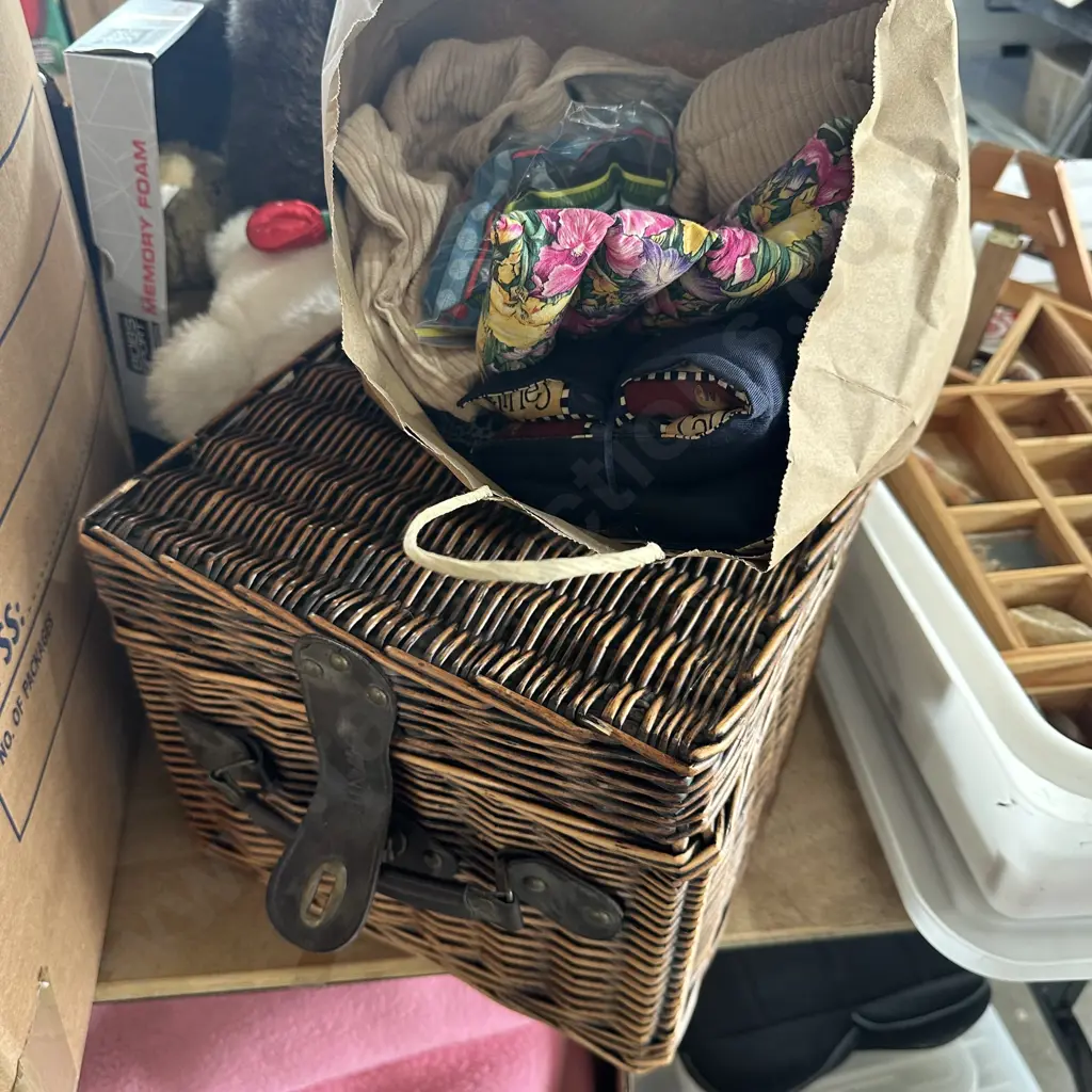 Picnic set and wheat packs Image 1++